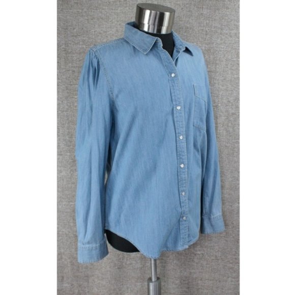 Lauren Ralph Lauren Tops - NEW! RALPH LAUREN CHAMBRAY BUTTON UP TOP!